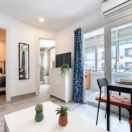 Cg944 - Renovated With Views, Ac And Lift - Free Street Parking Torremolinos