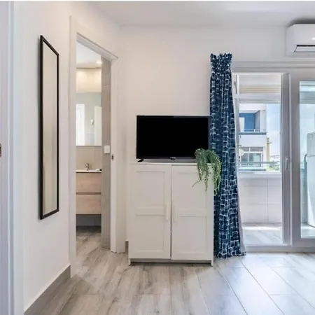 Cg944 - Renovated With Views, Ac And Lift - Free Street Parking * Torremolinos